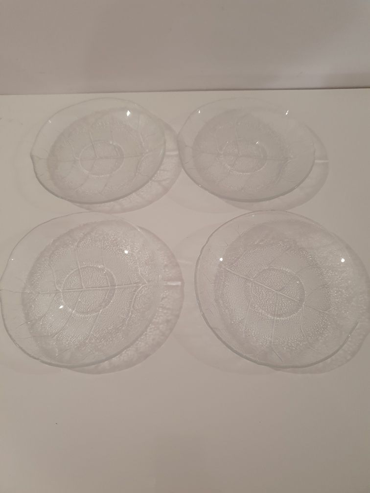 4 talerzyki w kształcie liścia kapusty, szklane , liść