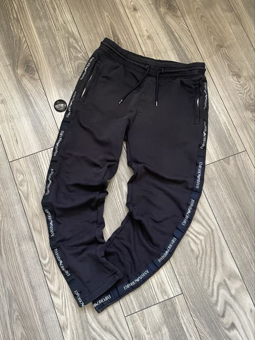 Штани emporio armani на лампасах S-M