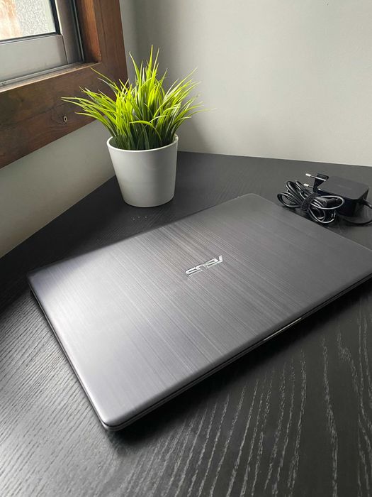 Asus VivoBook S15 – i7, 12GB RAM, SSD 256GB, MX150