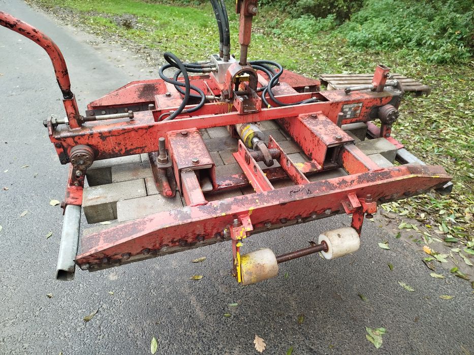 Układarka kostki brukowej