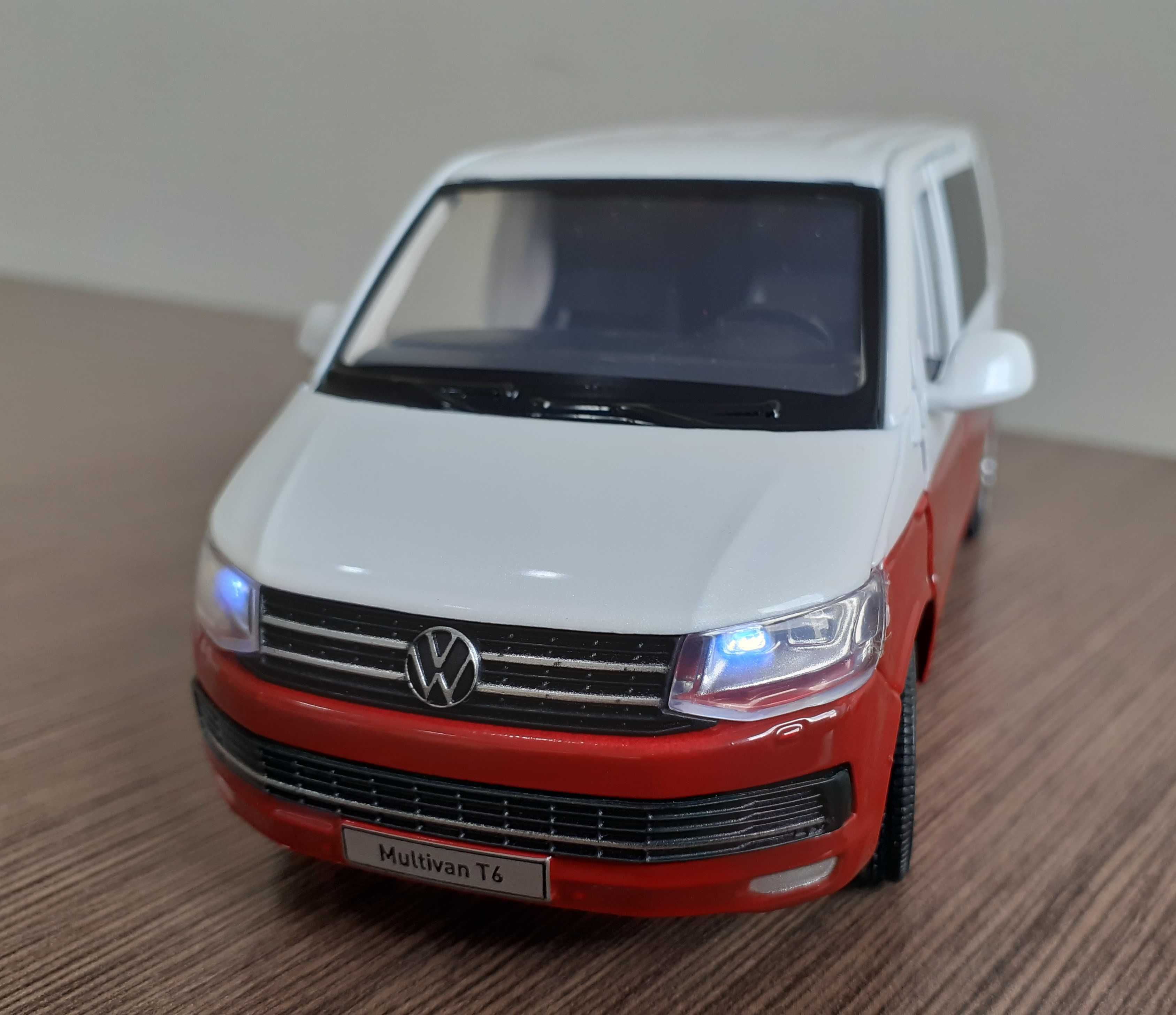 Volkswagen Multivan T6 1:32 światła dźwięk