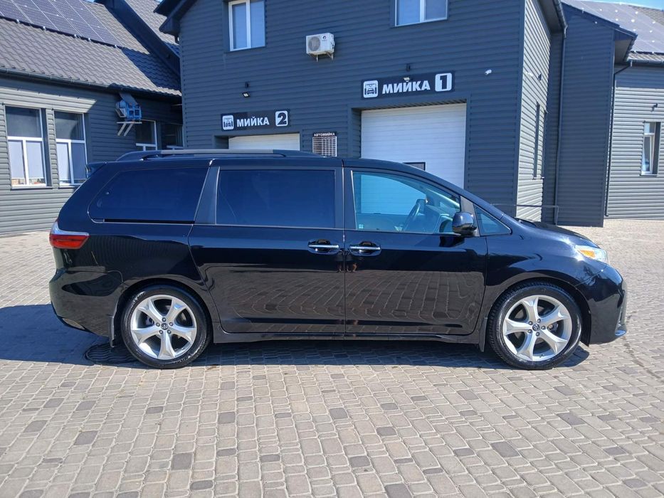 Toyota Sienna 2018р