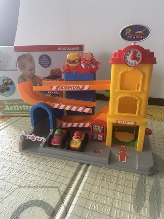 іграшковий паркінг Kiddieland