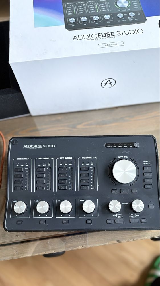 Arturia AudioFuse Studio (18×20) – interfejs audio USB‑C