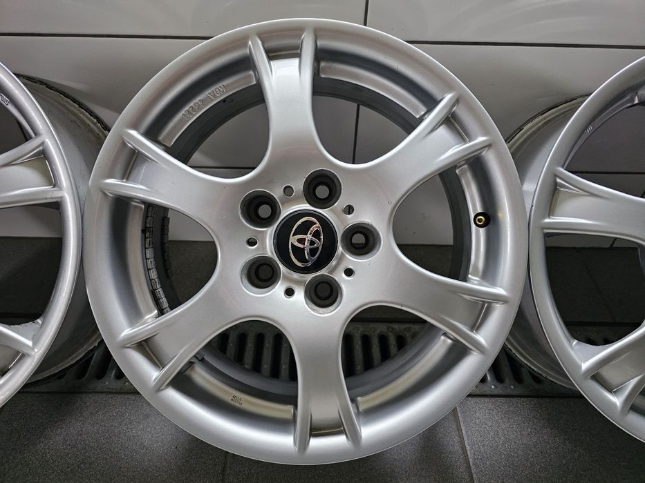 Alufelgi 16 5x114,3 Toyota Auris Corolla Verso Avensis Rav4 Suzuki