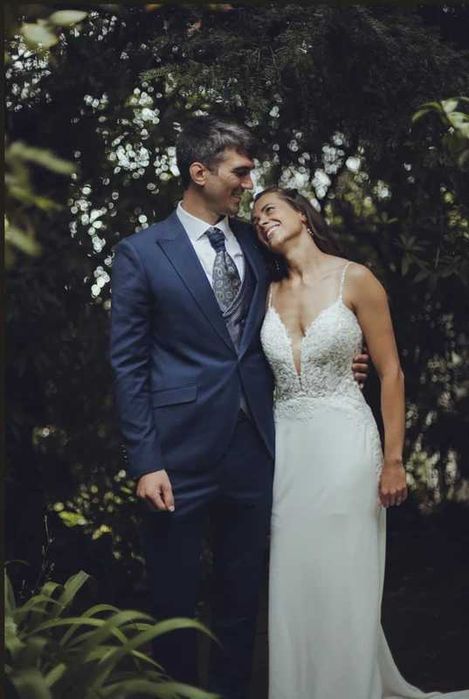 Vestido de noiva sereia em crepe a menos de 50% do preço de compra