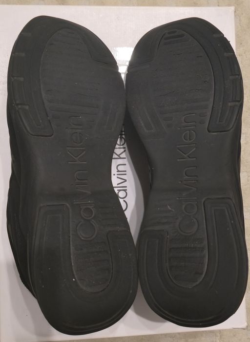 Продам кросівки Calvin