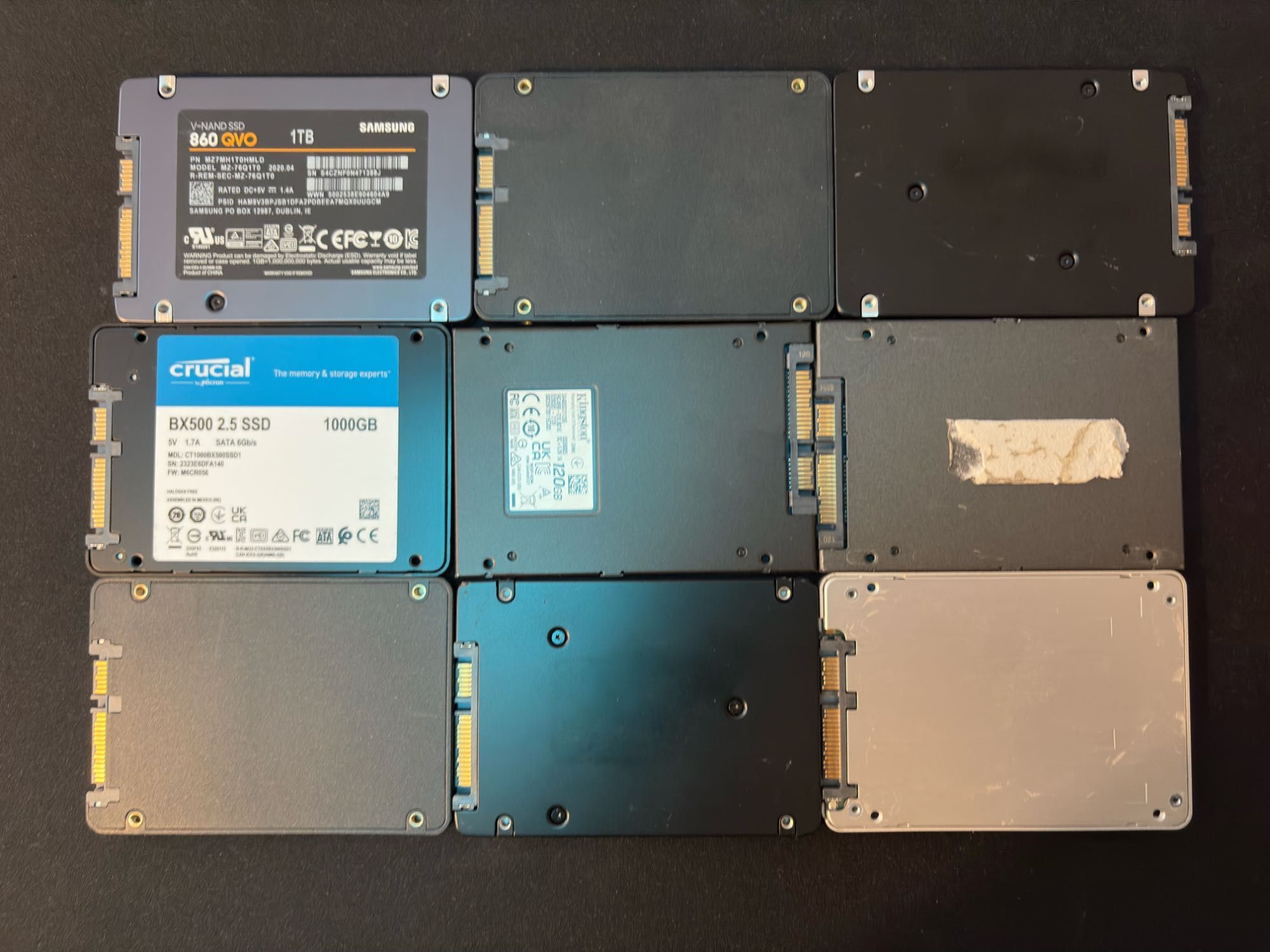 Discos SSD 120GB, 128GB e 1TB