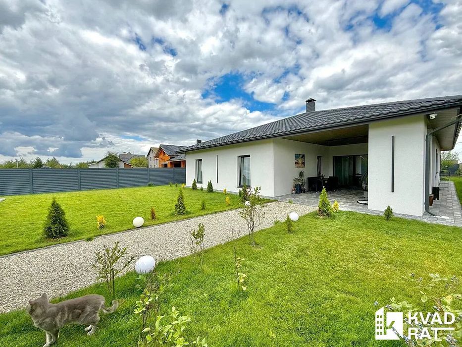 Продаж одноповерхового будинку з басейном та ділянкою 13.5 сот