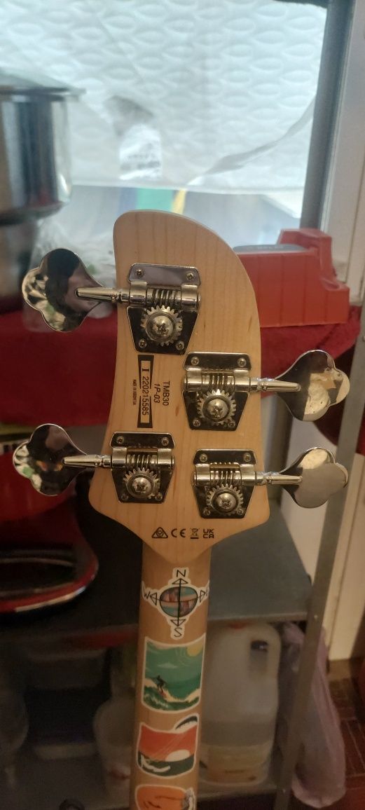 Baixo elétrico Ibanez Tmb-30, Caps fender,  customizado