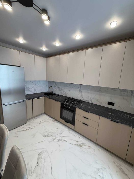 2к, Виставка, Рауш, здана НБ, дизайн.ремонт