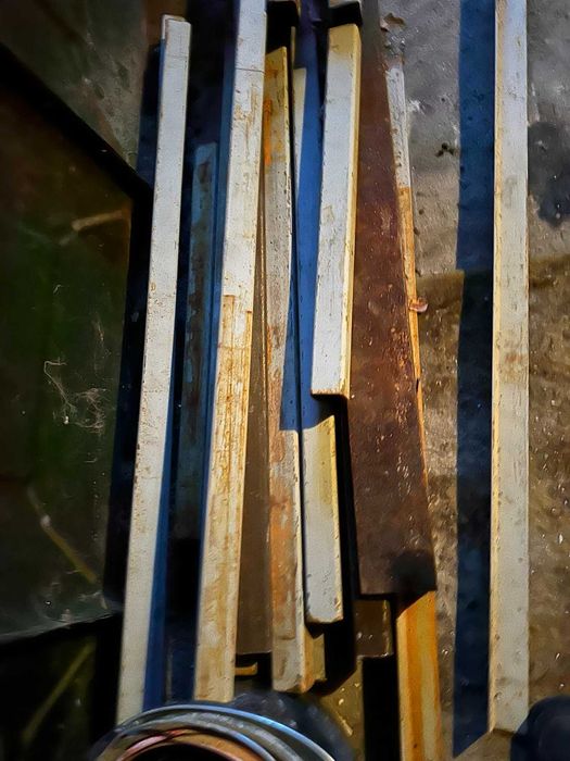 металевий кутник квадрат прямокутник  вартість за 1кг