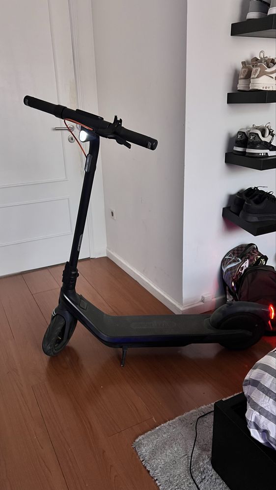 Ninebot e2 pro.