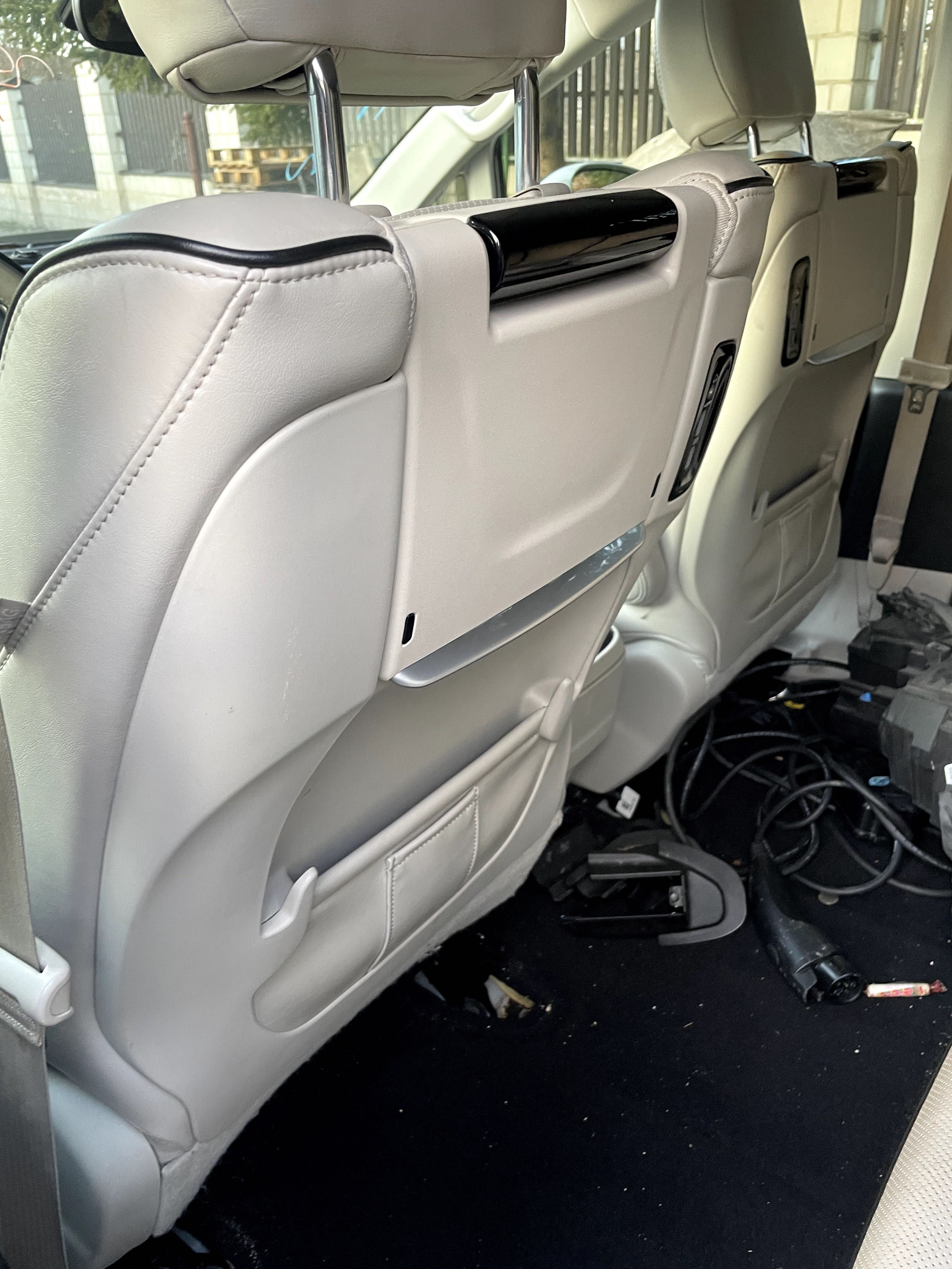 Chrysler Pacifica 17- Fotel kierowcy Limit DVD wentyl kompletny HYBRYD