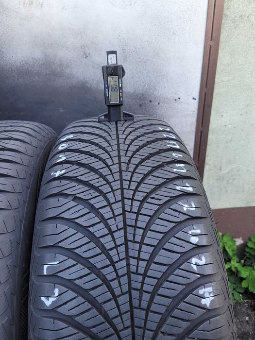 225/65/17 Goodyear Vector 4Seasons GEN-2 SUV  8mm JAK NOWE 2szt