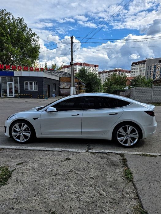 Tesla model 3 LR DM Performance