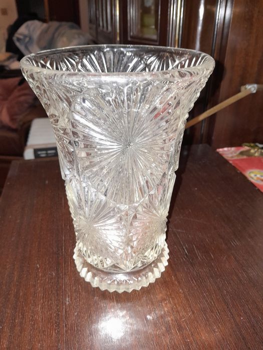 Jarra antiga em vidro trabalhado