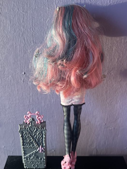 Monster High G1 Rochelle Scaris lalka i walizka
