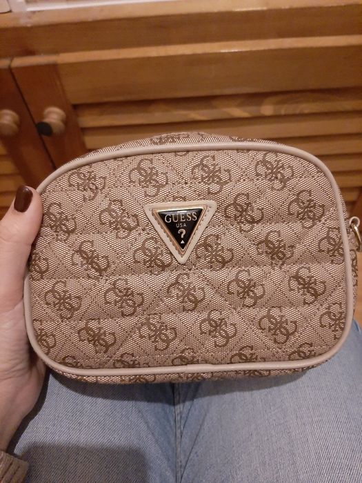 Modna cudna torebka Guess