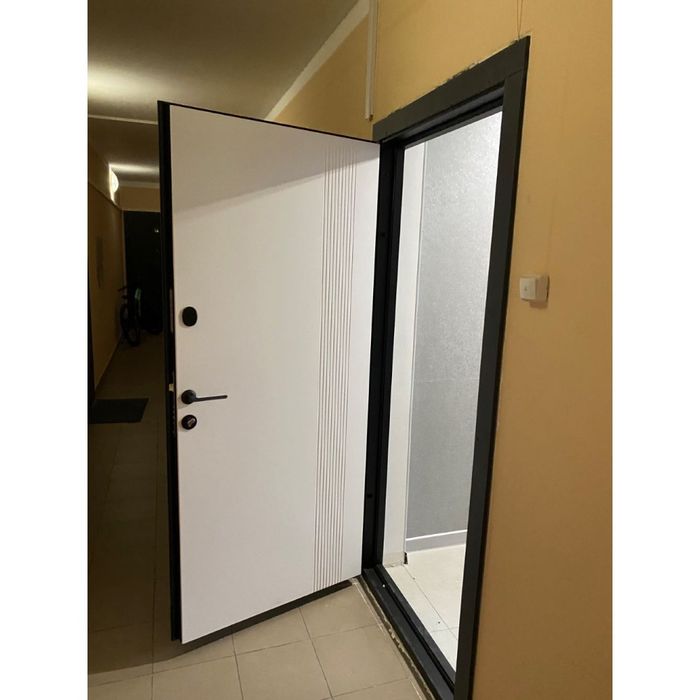 Двери в квартиру,В наявності вхідні двері, модель Стиль