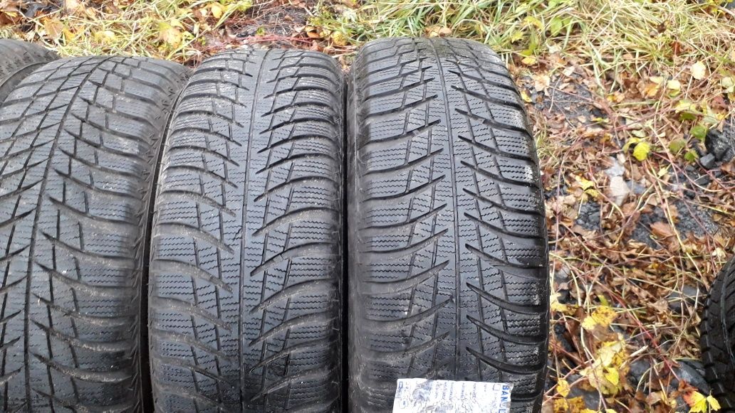 4xopona zimowa BRIDGESTONE w rozmiarze 215/65 R17