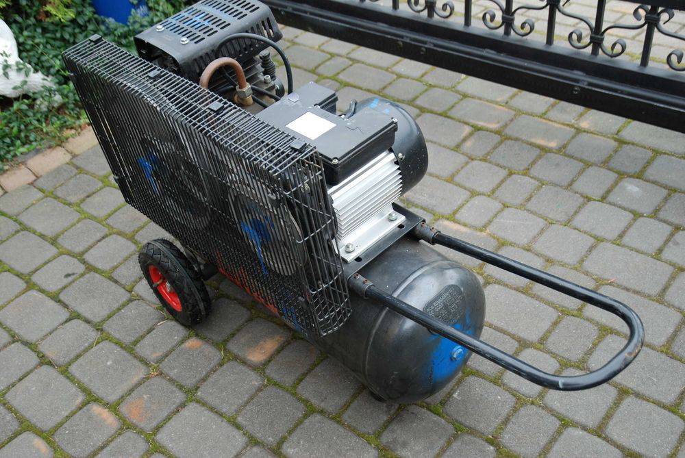 Sprężarka dwutłokowa 50 l