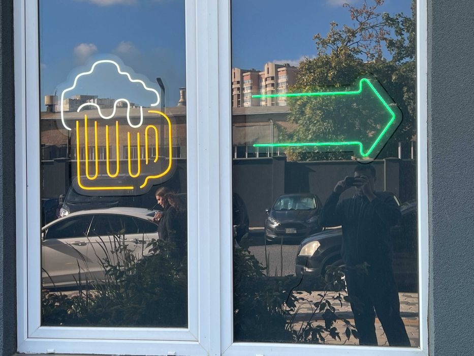 Продам Неоновая вывеска  Неон Бокал + стрелка