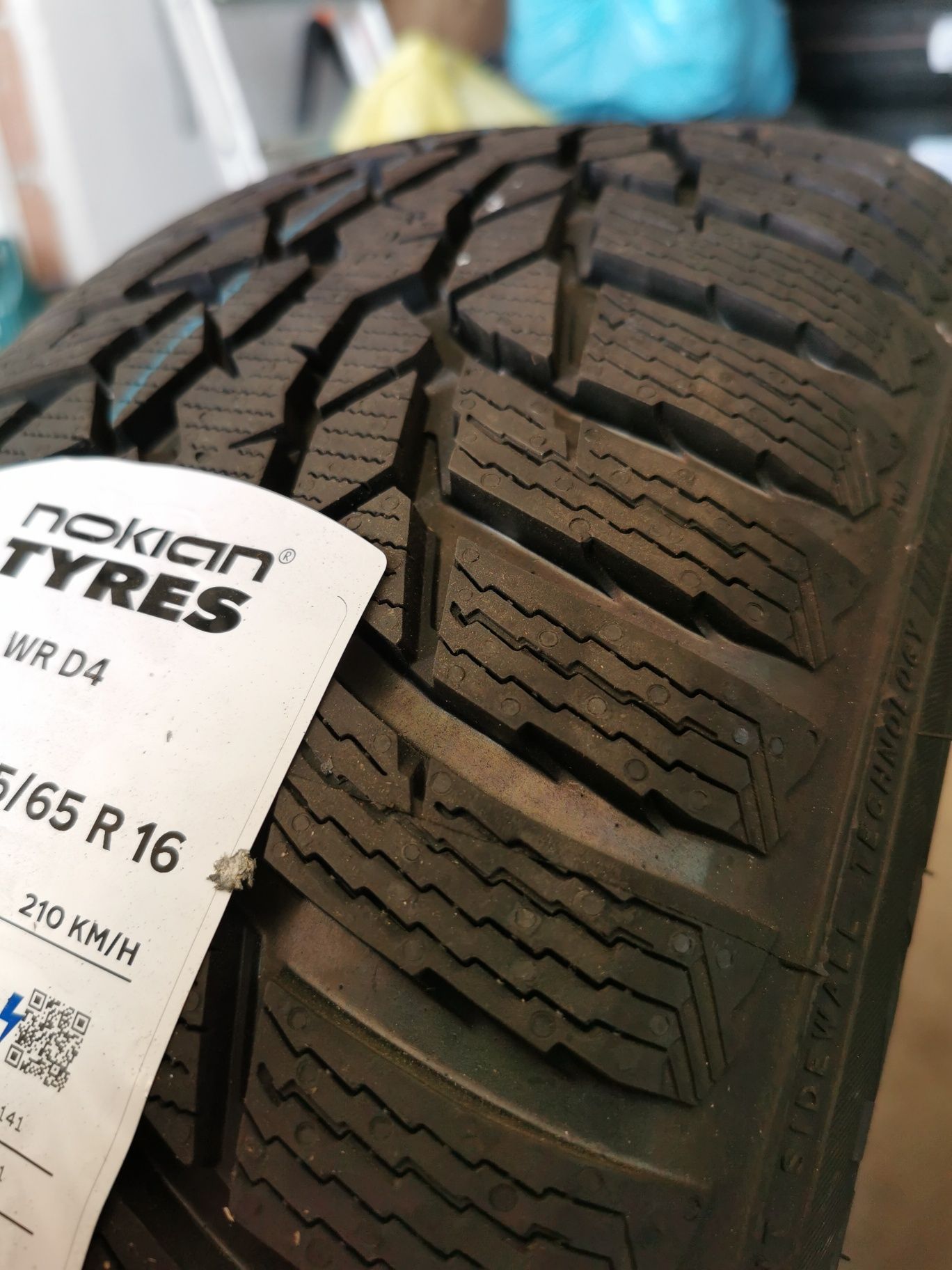 2x Nokian WR D4 205/65 r16 95 H