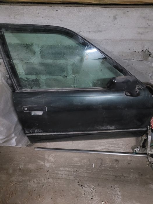 Sprzedam drzwi audi 80b4