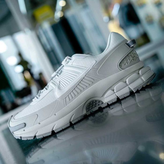 ОРИГІНАЛ Nike Zoom Vomero Roam (HV5951-100) кроссовки мужские кросівки