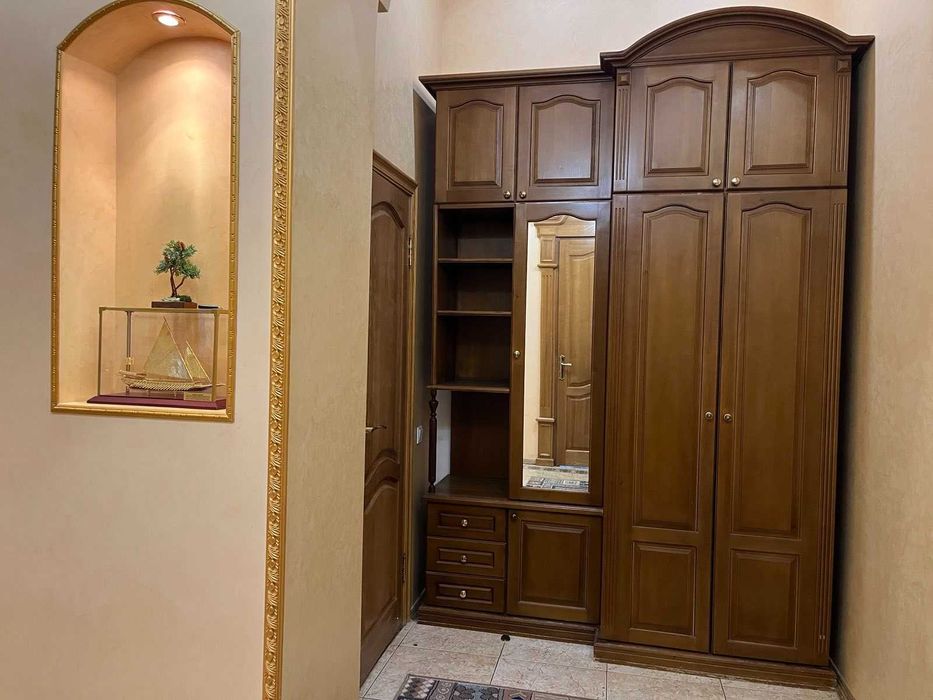 Здається 3-к.кв в центрі столиці - на вул.Омеляновича-Павленка,14/12