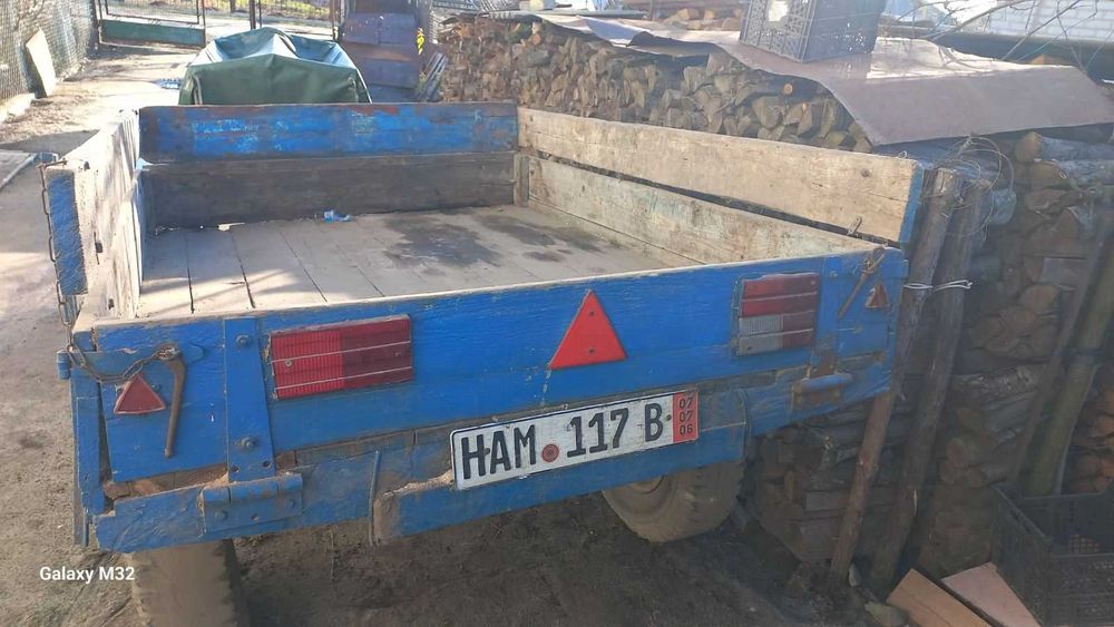 причіп до тракторця