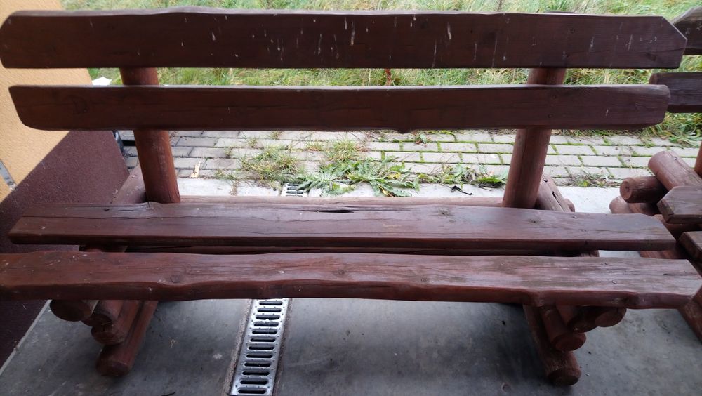 Meble ogrodowe z litego drewna do renowacji