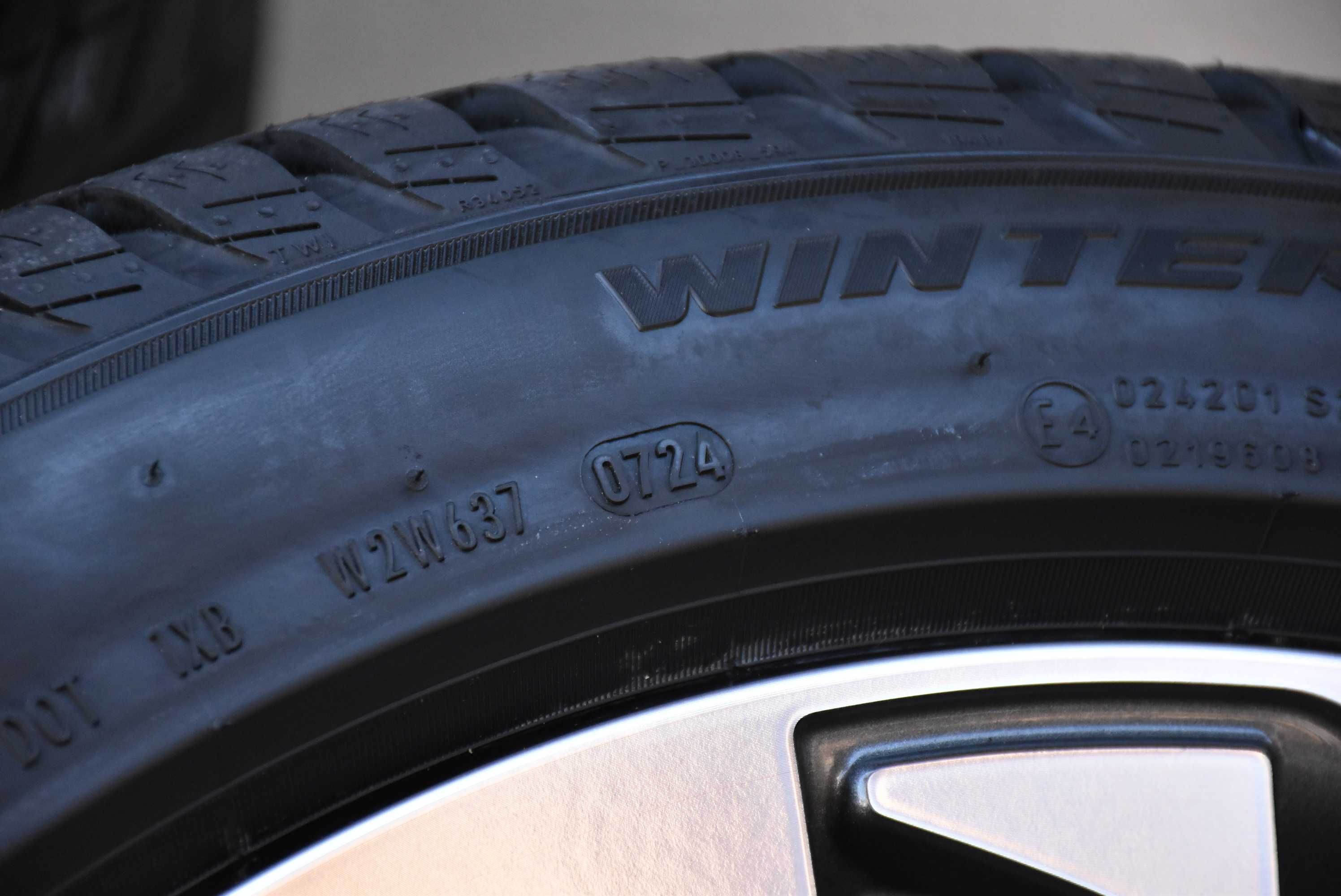 NOWE Koła zimowe OEM Audi A7 S7 4K8 19" NOWE Pirelli AO 2024r