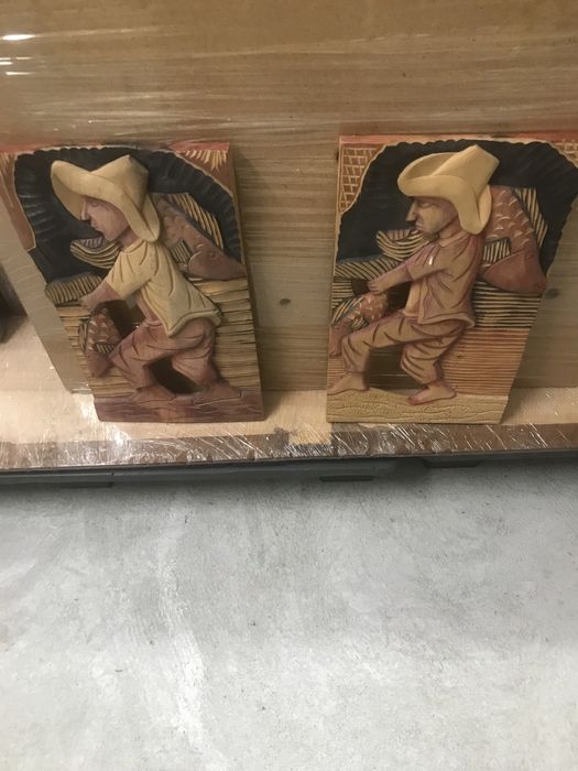 Esculturas em madeira brasileiro