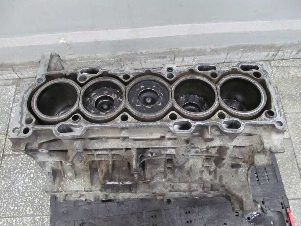 Блок цилиндров VOLVO XC90 2.4D XC60 2.4 S80 V60 D5244T Блок Вольво 2.4