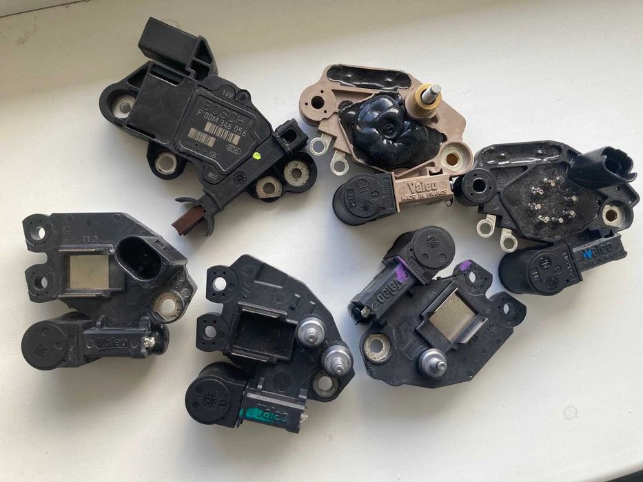 Регулятор генератора авто   Valeo   (есть другие-пишите )