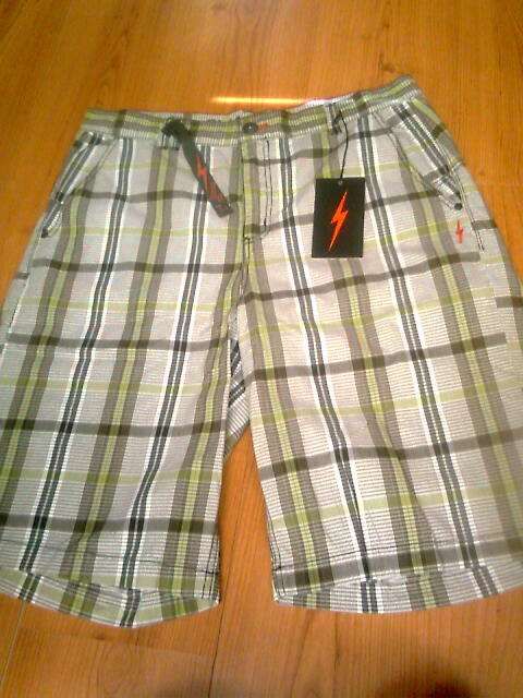 Bermudas autênticas Lightning Bolt, novas, tamanho 44