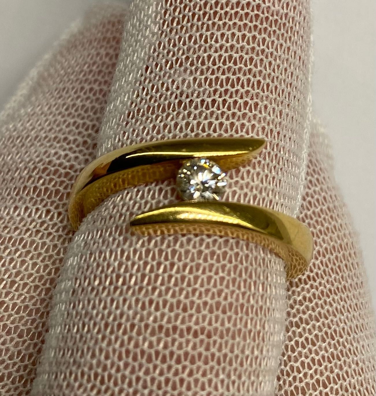 Каблучка золота з діамантом / кольцо с бриллиантом
