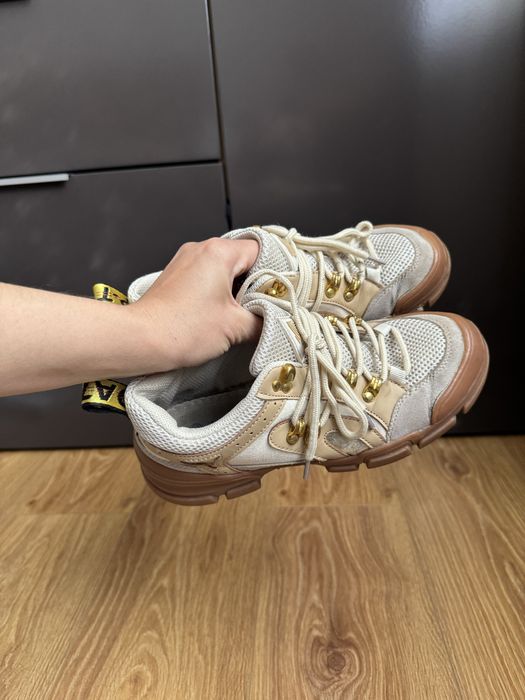 Кросівки бежеві 37розмір