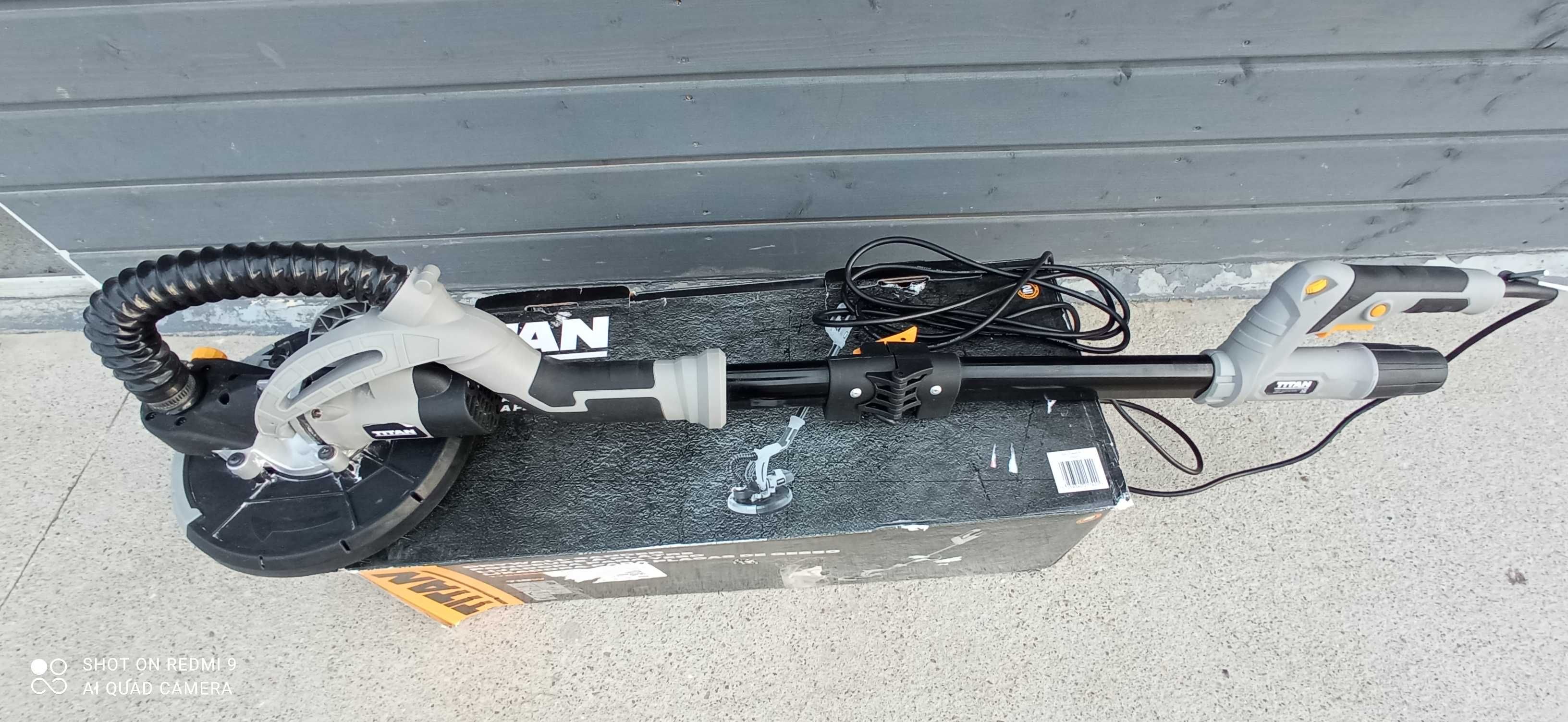 TITAN Szlifierka do gładzi żyrafa 710w 230v