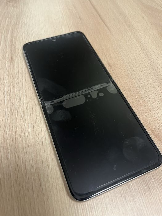 Samsung Galaxy Z Flip3 5G bezowy