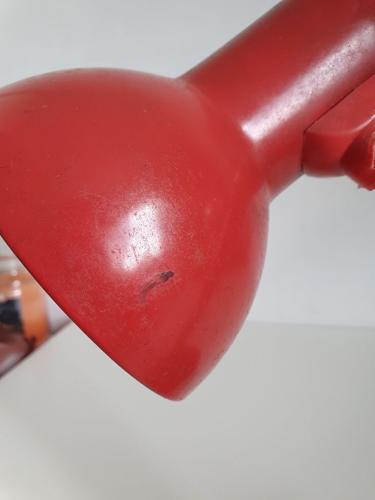 Czerwona lampka na biurko red lamp