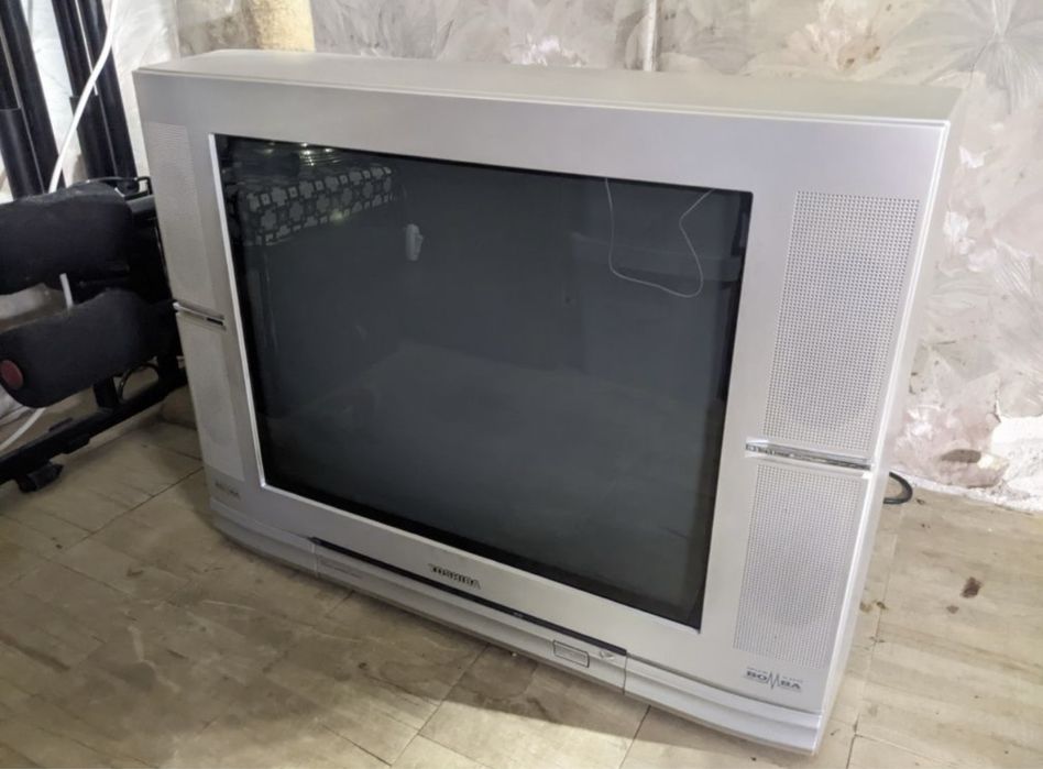 Телевізор Samsug і Toshiba з коробками повні комплекти