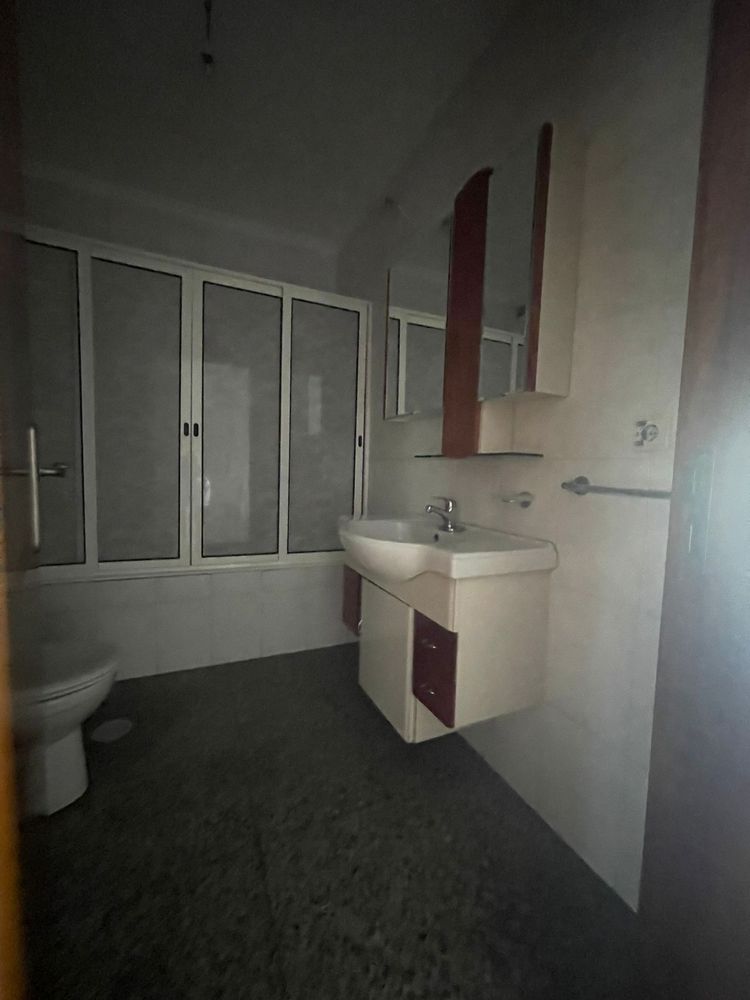 Apartamento T2 com 2 frentes+ 2 lugares de garagem e jardim privativo