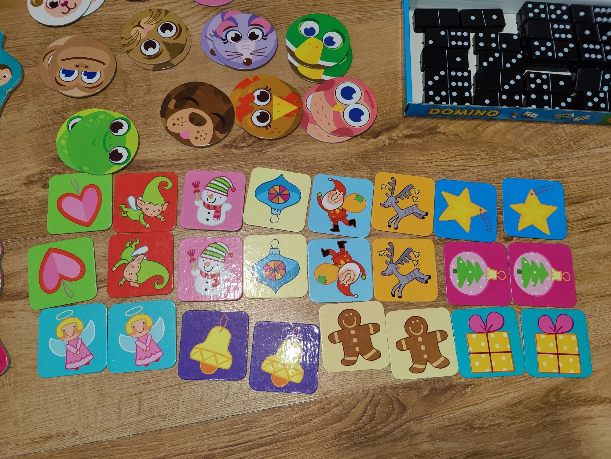 Zestaw puzzli, układanek/ gier dla małych dzieci