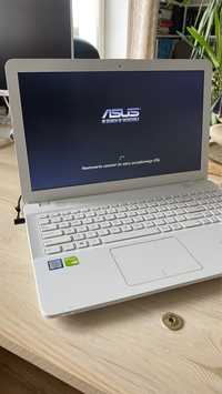 Biały Laptop Asus K541U