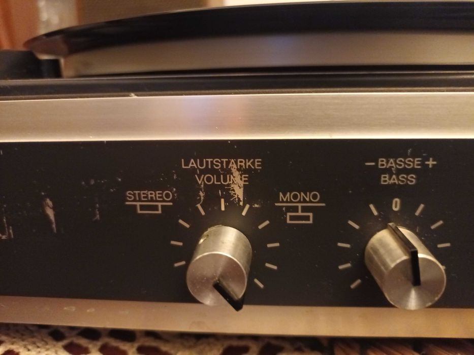 Dual P 60 -1214 Gramofon automat z wzmacniaczem