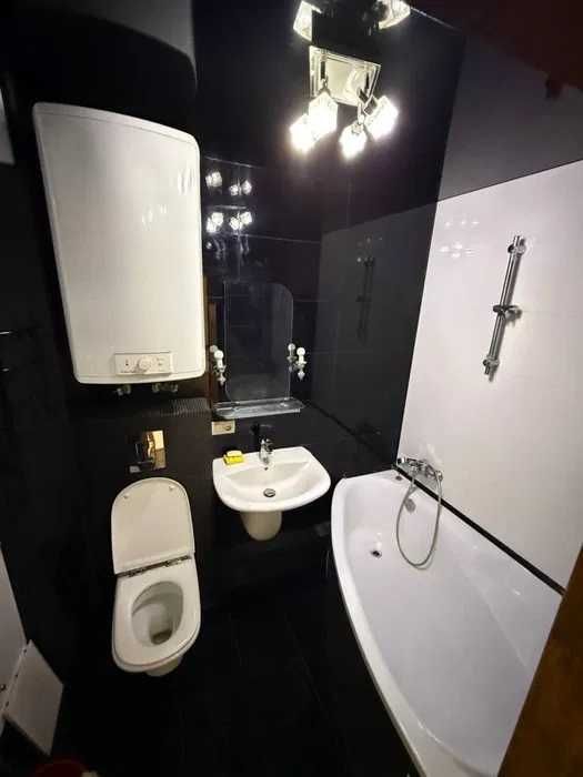 Продам 3 ком квартиру на Павловом Поле.  23 Августа ул., дом 41-А