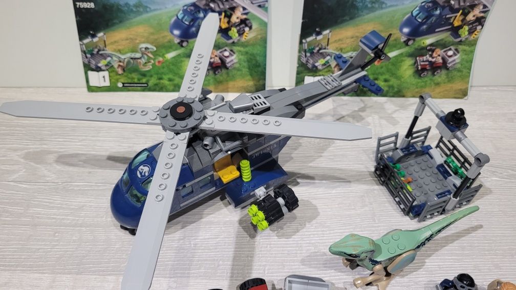 Klocki lego Jurassic World 75928 Pościg  za śmigłowcem.